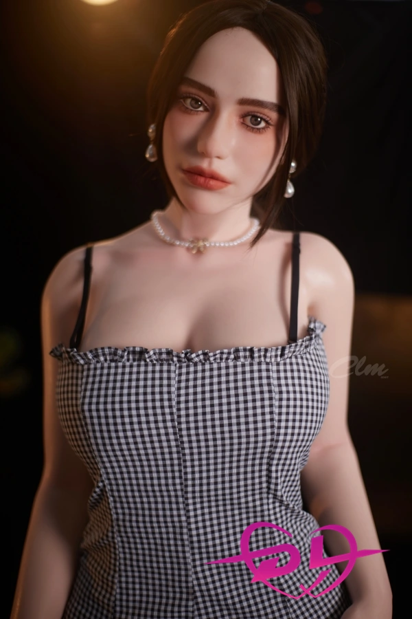 乳房を晒すことに快感を覚える リアルドール セックス