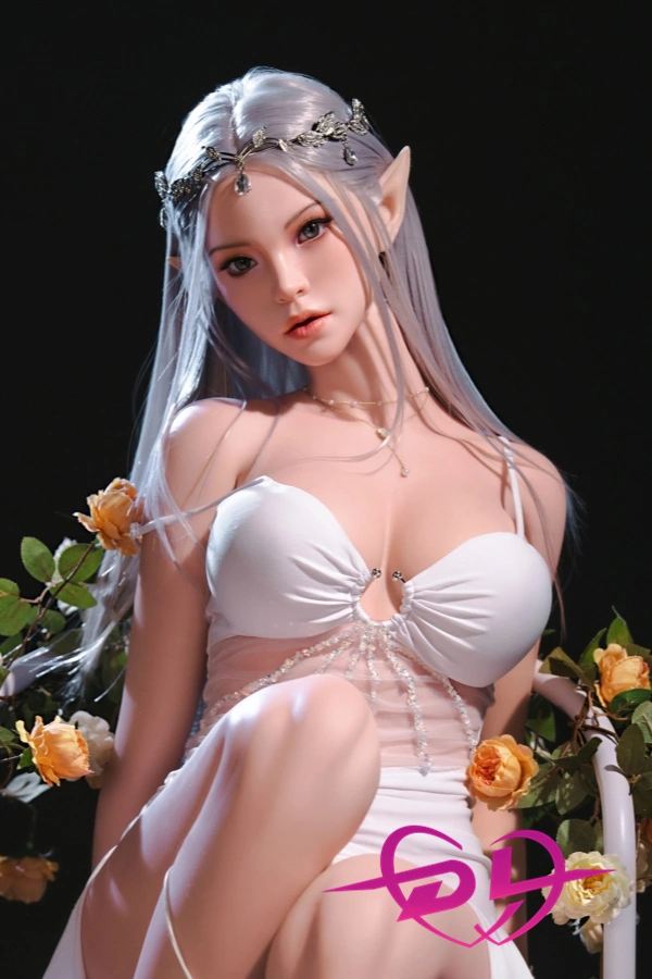 綺麗なエルフ  ナイスボディ