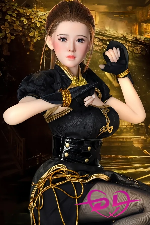 alt="格闘 ラブドール 女性 かわいい"