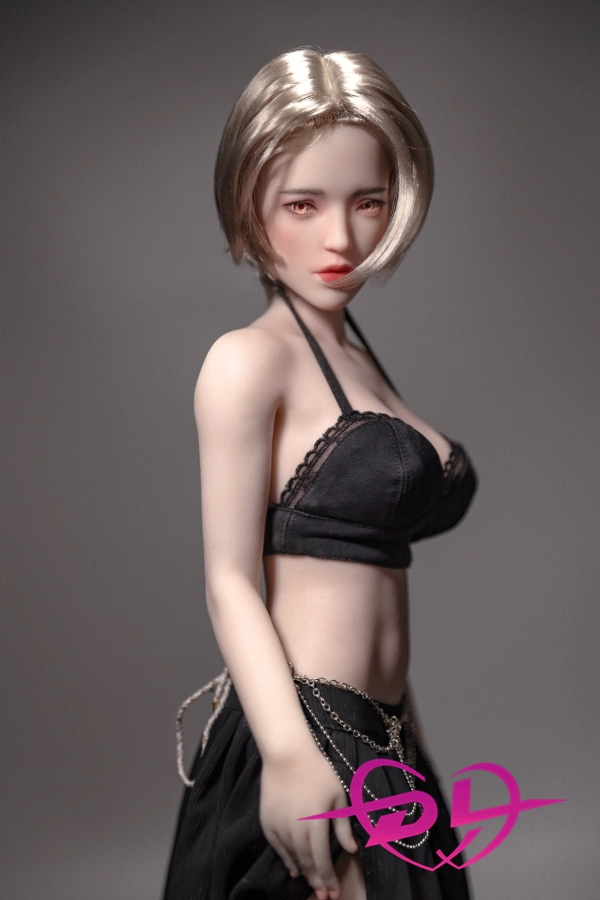 金髪 ラブドール 女性 かわいい