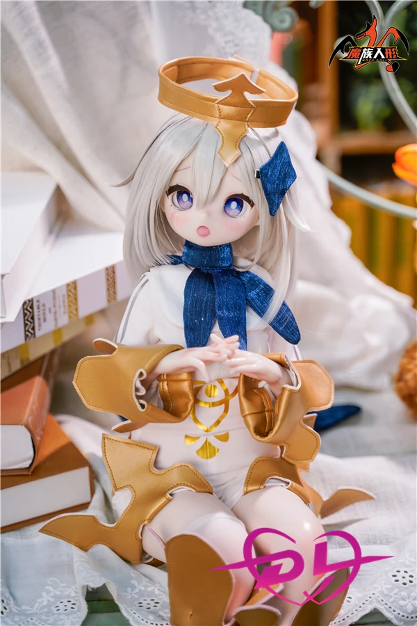白髪のアニメ コスプレイヤー