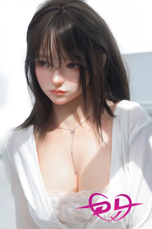 alt="シリコン ドール 琉璃"