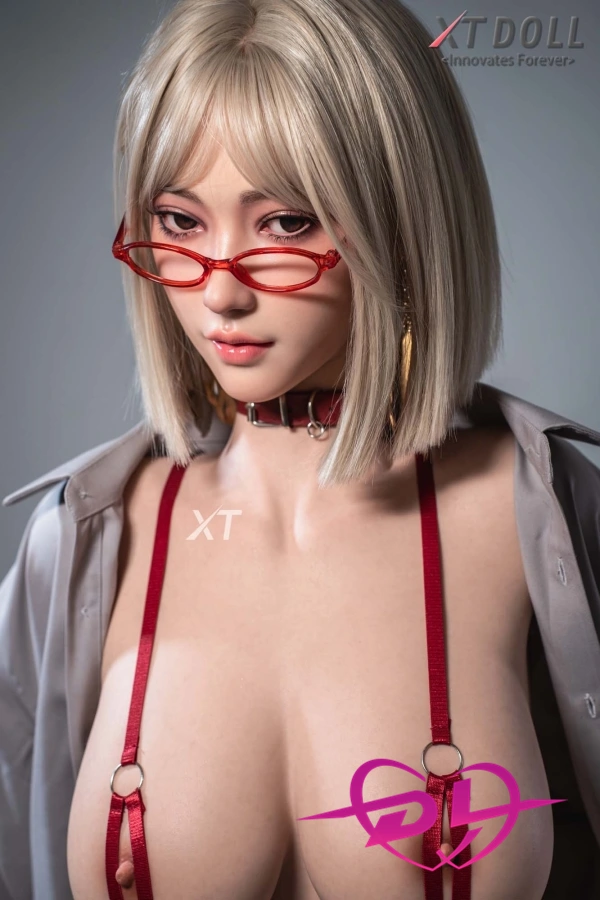 Luna 女性らしい ラブドール 魅力的