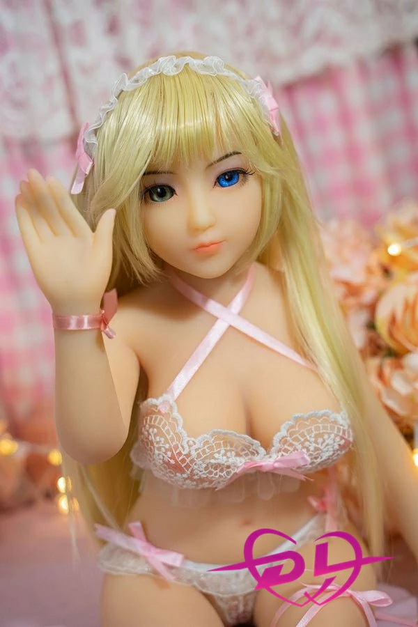 金髪セックス人形 葵結ちゃん