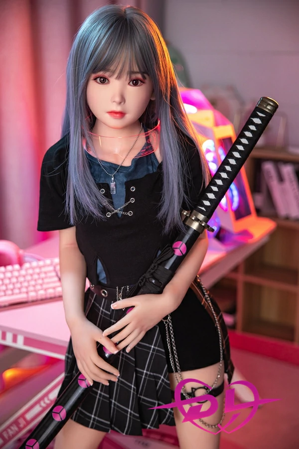 円錐 型 乳 華奢小柄可愛いラブドール