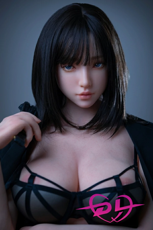 163cm E-cup 萃 鋭い目線セックス人形 xycolo doll シリコン製