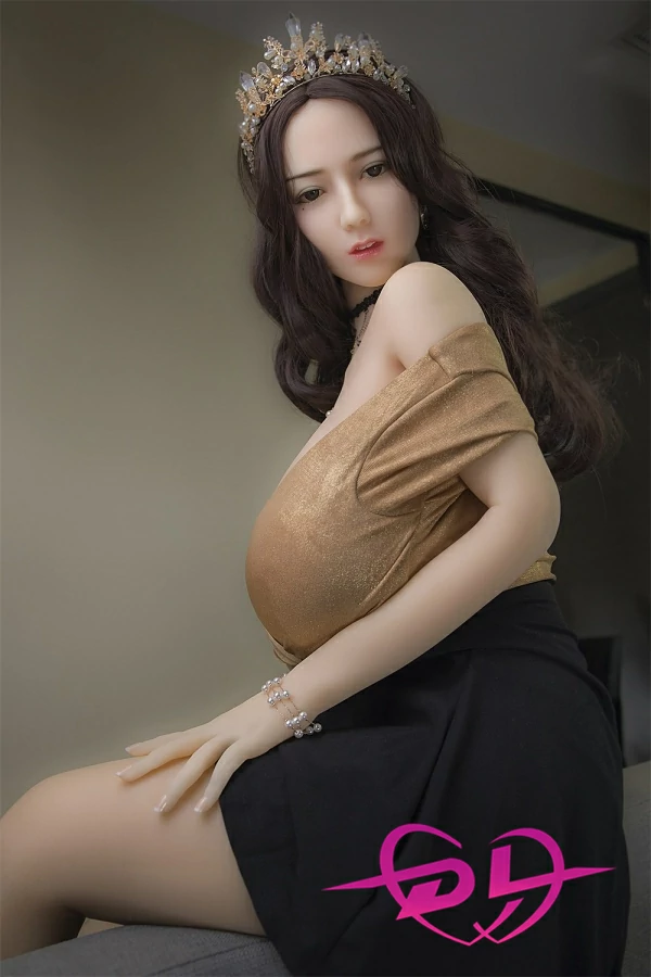 巨乳 フィフィー