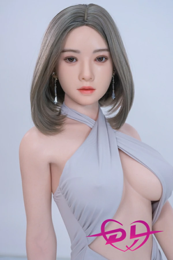 中国 製 リアル ドール  Renee