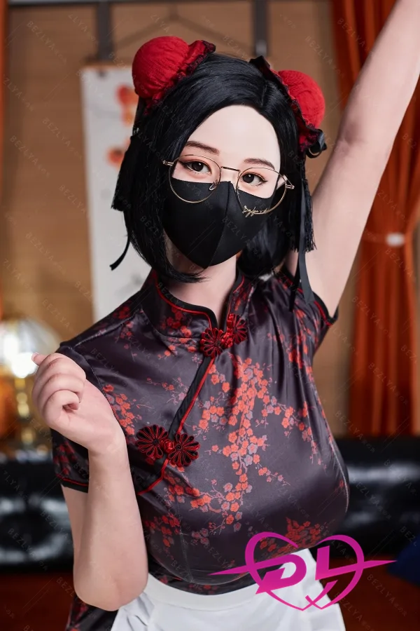 alt="Bezlya 奶咪 熟女 ラブドール"