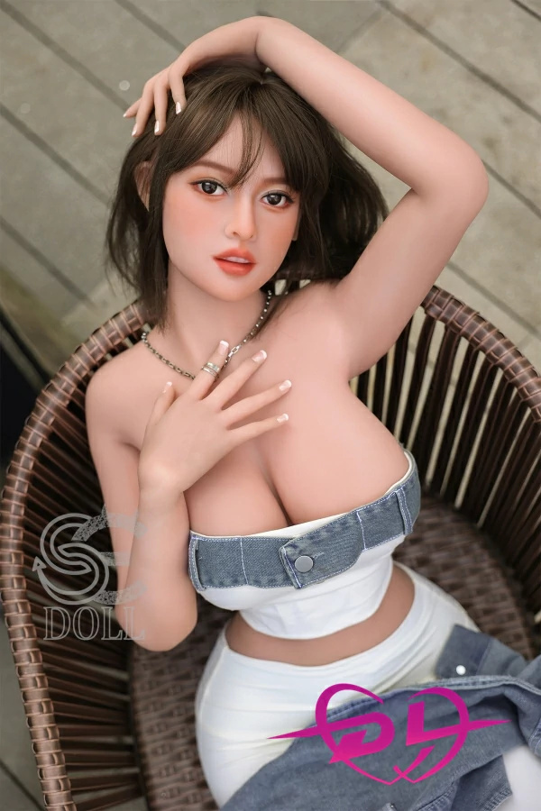 等身 大  フィギュア Luna.B